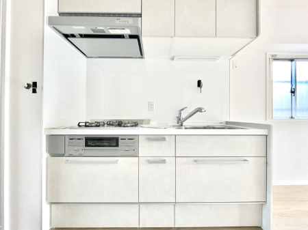 �L�b�`�� �������̂������ŉƑ��̏Ί炪�L����܂�