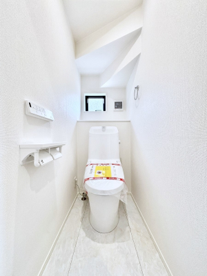 �g�C�� �g�C����1�K��2�K���ꂼ��ɔz�u����Ă��ĂƂĂ��֗��ł��B 