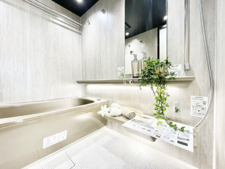 ���� ����̔�������Ă���閾�邢�������̂���o�X���[��