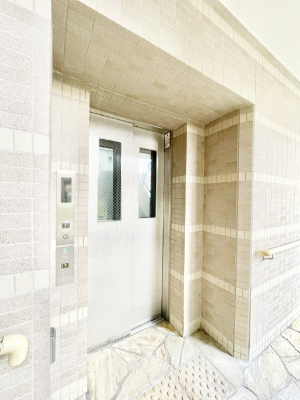 ���̑� �G���x�[�^�[