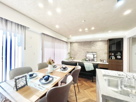 ���r���O �������������͋C�̂k�c�j�͉Ƒ��݂�Ȃ̉��K���