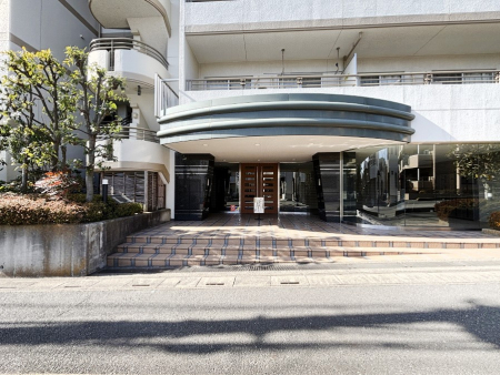 �G���g�����X �Z���҂◈�K�҂��C�����悭���o�}���B�������������͋C�̃G���g�����X