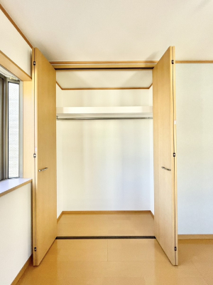 ���[ �m���̃N���[�[�b�g�B���s��������̂Ō���̈ߗނ�����������܂�܂��B