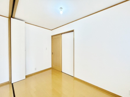 ���r���O �i�`�������e�C�X�g�̗D�����_�炩���F�g���̃t���[�����O���f�G�ȃ��r���O�ł��ˁB