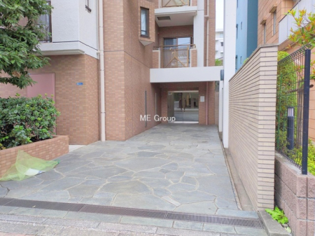 �G���g�����X -