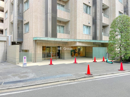 �G���g�����X -