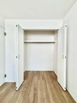 ���[ �m���̃N���[�[�b�g�B���s��������̂Ō���̈ߗނ�����������܂�܂��B