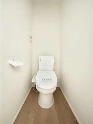 �g�C�� �g�C���͈��S�̂Q�ӏ��I���̃o�^�o�^������S�ł��B 