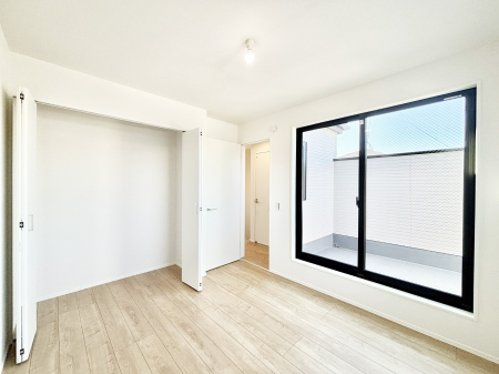 ���̑����� �o���R�j�[���J�������v���X���Ă����m��