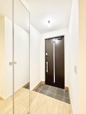 ���� �V��܂ł̃~���[����ԂɍL��������������Ă���܂� 