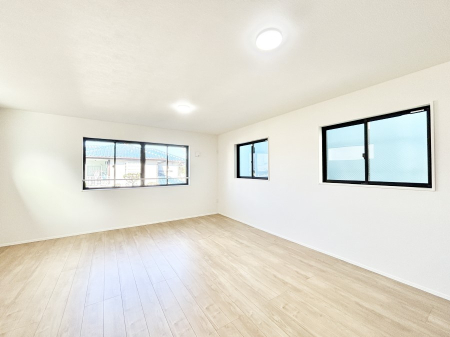 ���r���O ��������̑����炽���Ղ�̗z���ƕ����������郊�r���O