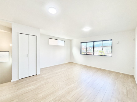 ���̑����� �Ƒ������R�ƏW�܂�e���̃X�y�[�X�ɂȂ肻��