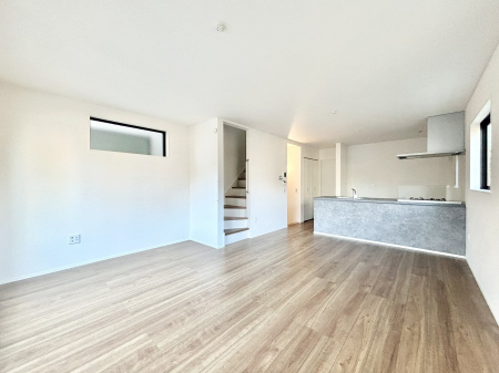 ���r���O �Z�ޕ��̌��������o�����A�C���e���A���l����̂��y���݂ȃ��r���O�ł��I �@