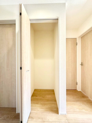 ���̑����� �L�����[�B�|�������G�߂̏��������[���邱�Ƃ��ł��܂��B