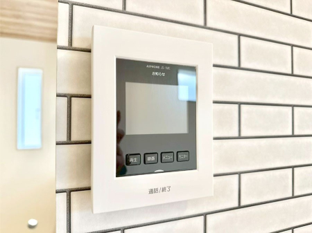 ���̑����� TV���j�^�[�t���C���^�[�t�H���Ŗh�Ɩʂ����S�ł��B