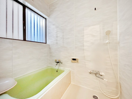 ���� 1���̔������t���b�V���ł���A���K�ȃo�X�^�C�������o���Ă���܂��B