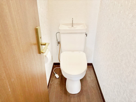 �g�C�� �g�C����1�K��2�K���ꂼ��ɔz�u����Ă��ĂƂĂ��֗��ł��B