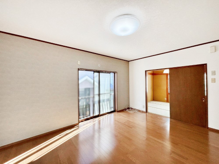 ���̑����� �Ƒ������R�ƏW�܂�e���̃X�y�[�X�ɂȂ肻��