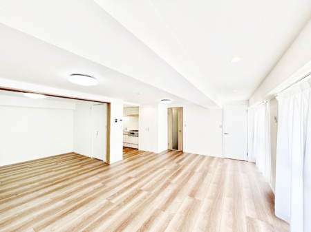 ���̑����� ���Ƒ������R�ƏW�܂�A���₩�ȏ΂����ŕ�܂��e���̋�ԂɂȂ肻���ł��ˁI