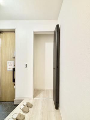 ���[ 1�K�L�����[�ɂ͑|���p�i����p�i�̃X�g�b�N�Ȃǂ����[�ł��܂��B 