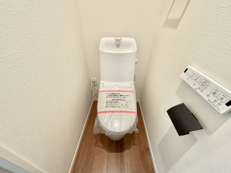 �g�C�� �g�C����1�K��2�K���ꂼ��ɔz�u����Ă��ĂƂĂ��֗��ł��B 