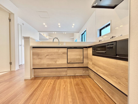 �L�b�`�� �������������I�ɁA�y�����I�V�X�e���L�b�`��  