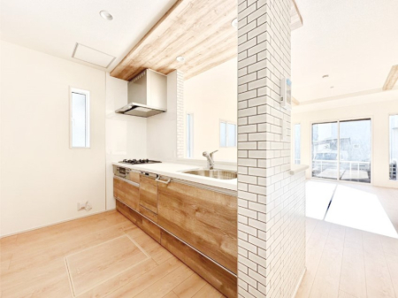 �L�b�`�� ���Ƒ��̉�b�e�ޑΖʃL�b�`���B���������̃p�p�}�}�����Ƒ��Ɖ߂������Ԃ����������I