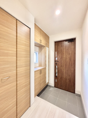 ���� ����I�𗘗p���āA���z�������������q�l�������ĂȂ��ł��܂��B