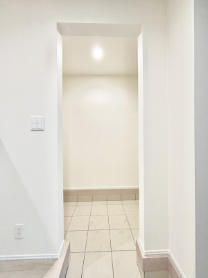 ���[ �V���[�Y�N���[�N�t���I�J���x�r�[�J�[���u���܂��B�@