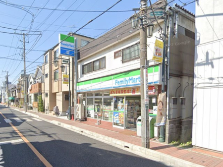 ���ӊ� �R���r�j 600m �t�@�~���[�}�[�g���œX