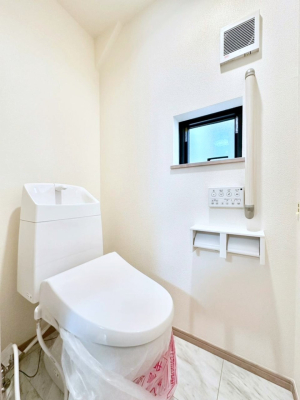 �g�C�� �g�C����1�K��2�K���ꂼ��ɔz�u����Ă��ĂƂĂ��֗��ł��B 