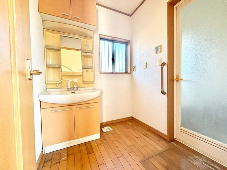 ʑEʏ 邢ʏ͖̐gxxyłႢłB