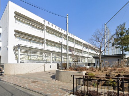 ���ӊ� ���w�Z 890m ���旧�Ԓˑ�񒆊w�Z