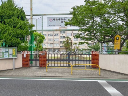 ���ӊ� ���w�Z 200m �����旧��ܒ��w�Z