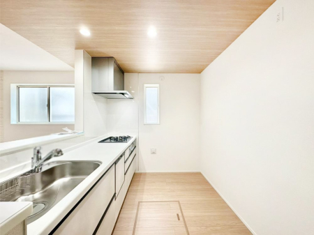 �L�b�`�� �u�₩�ȕ����ʂ蔲����L�b�`���B��������̂Ŗ��邭���C�ɂ��𗧂��܂��B