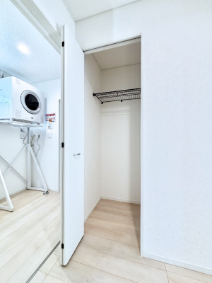 ���[ 1�K�L�����[�ɂ͑|���p�i����p�i�̃X�g�b�N�Ȃǂ����[�ł��܂��B