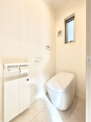 �g�C�� �g�C����1�K��2�K���ꂼ��ɔz�u����Ă��ĂƂĂ��֗��ł��B 