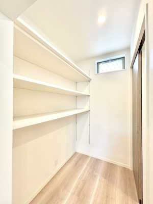 ���̑����� �L�b�`���ɂ̓p���g���[�I�H�ނ̃X�g�b�N�͂������A���p�i�̎��[�Ȃǎg�����͂��낢��I