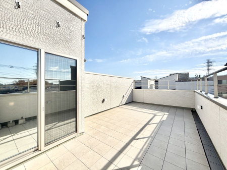 ���̑����� ���[�t�o���R�j�[�B���߂��ǂ��A�傫�Ȑ��󕨂��L���Ċ����܂��B  