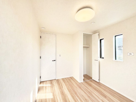 �q������ ���q���܂̂������Ƃ��Ă��I�ߗނ̐������ڂɕ֗��ȃN���[�[�b�g�t���̗m���B