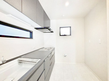 �L�b�`�� ��Ƃ肠��L�b�`���ł͂��Ƒ��Ɗy�������������ł��܂��B