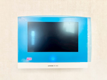 ���̑����� TV���j�^�[�t���C���^�[�t�H���Ŗh�Ɩʂ����S�ł��B  