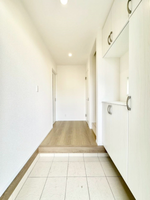 ���� ���ʔ��͂��Ƒ��̎ʐ^��G�߂̃C���e���A�ŏ���I�Ƃ��ĉ��o�ł��܂�