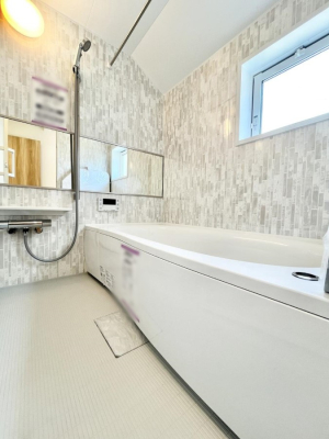  1̔tbVłAKȃoX^CoĂ܂B  