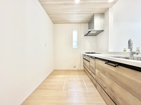 Lb` u₩ȕʂ蔲Lb`B̂Ŗ邭Cɂ𗧂܂B  