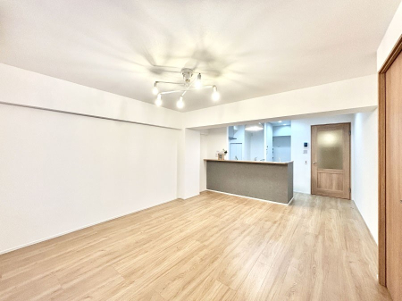 ���r���O ���Ƒ��̓��₩�Șb�����ŕ�܂�閾�邢���r���O  