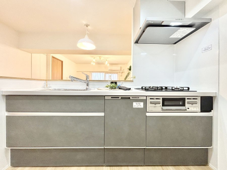 �L�b�`�� ���������Ȃ���ł����Ƒ��Ƃ̉�b���y���߂�ΖʃL�b�`��