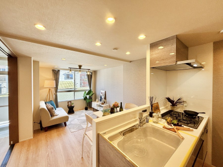 ���̑����� ���邢�z���������A�����̕��͋C�ɖ��������_�C�j���O�B   