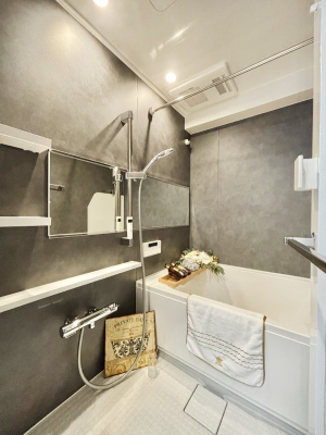 ���� ����̔�������Ă���閾�邢�������̂���o�X���[��  