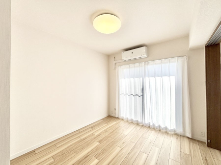 ���̑����� �o���R�j�[���J�������v���X���Ă����m��  